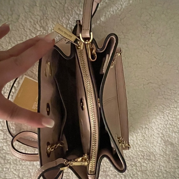 SM Michael Kors Teagen leather messenger bag *SOLD* - Picture 11 of 13